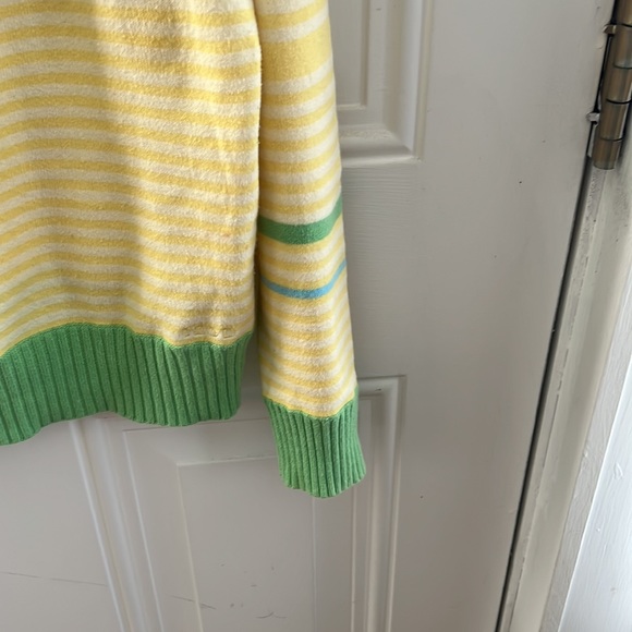 (5/$20) IZOD Medium Yellow and White Stripe Sweater - Picture 4 of 5